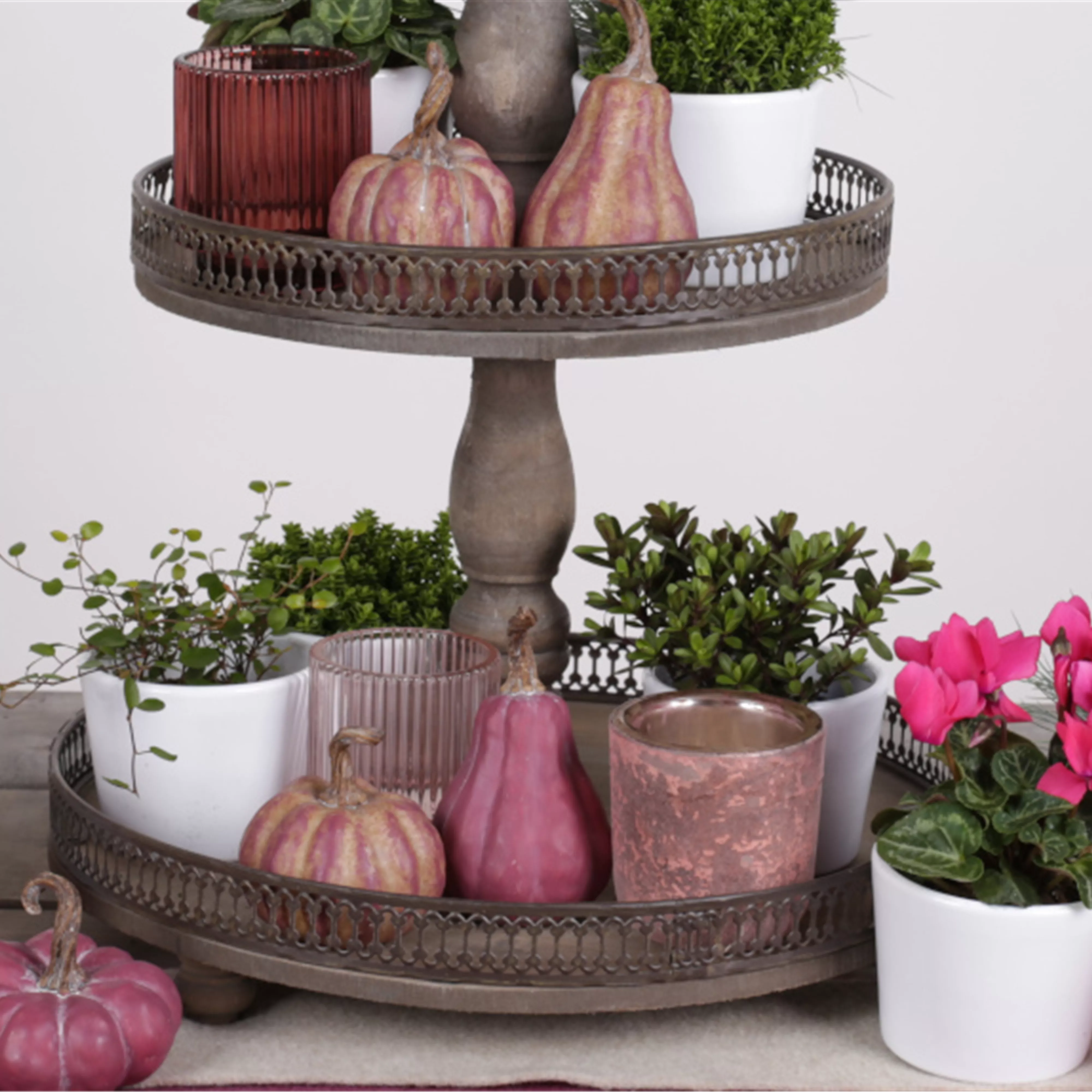 Etagere herbstlich dekorieren